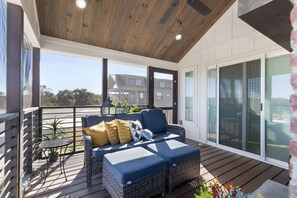 Terrace/patio - Storybook Tiny Home in the Texas Hill Country (Fredericksburg)