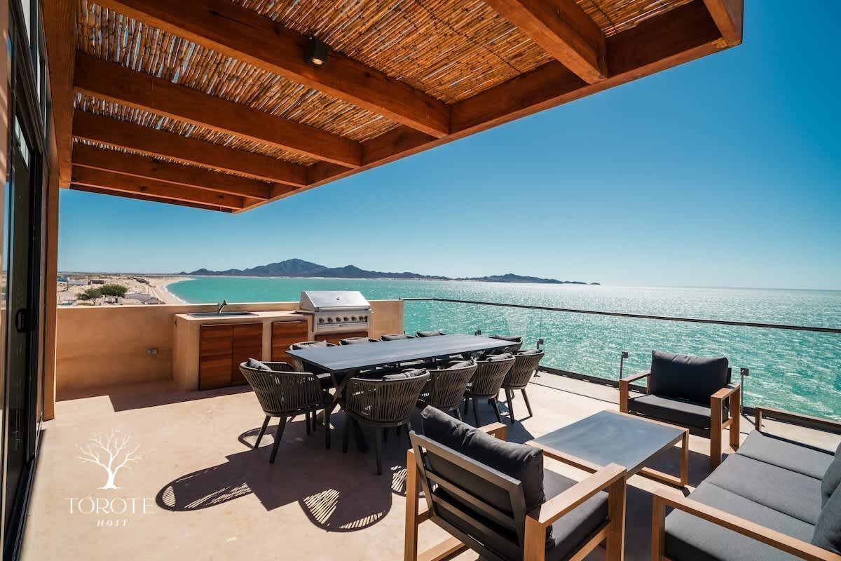 Penthouse familiar, 3 habitaciones, balcón, vista a la playa | Terraza o patio