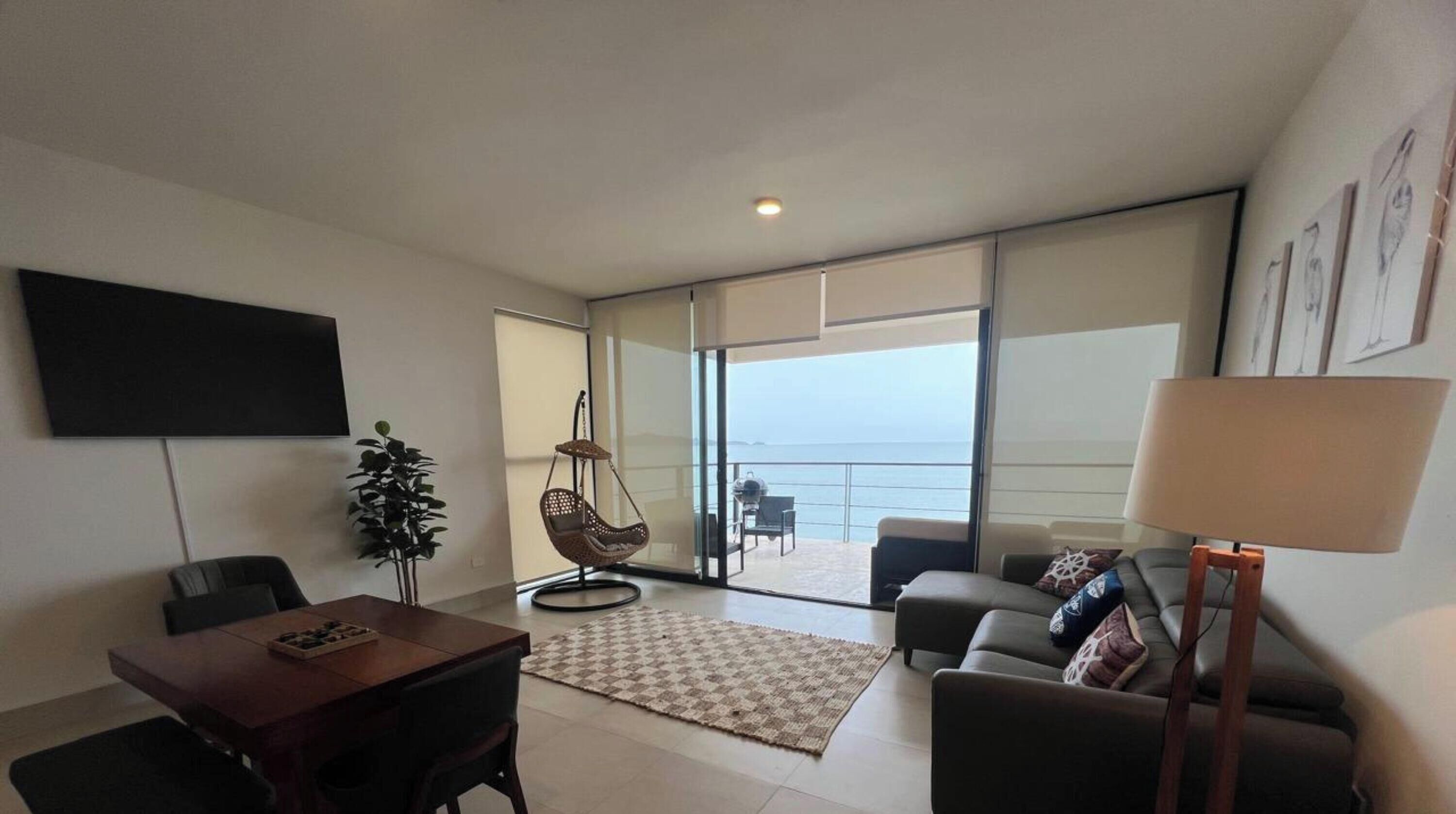公寓, 2 間臥室, 陽台, 海灘景觀 | 起居區