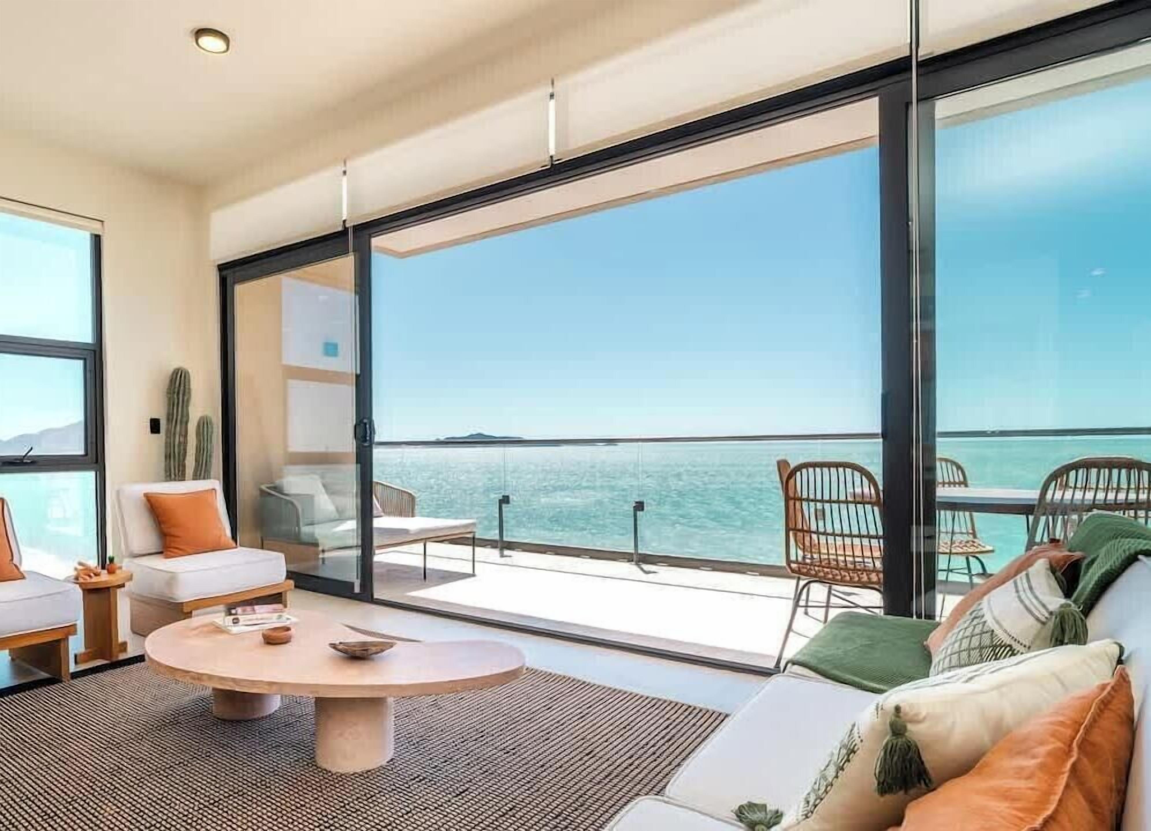 Family Penthouse, 3 Bedrooms, Balcony, Beach View | Living area