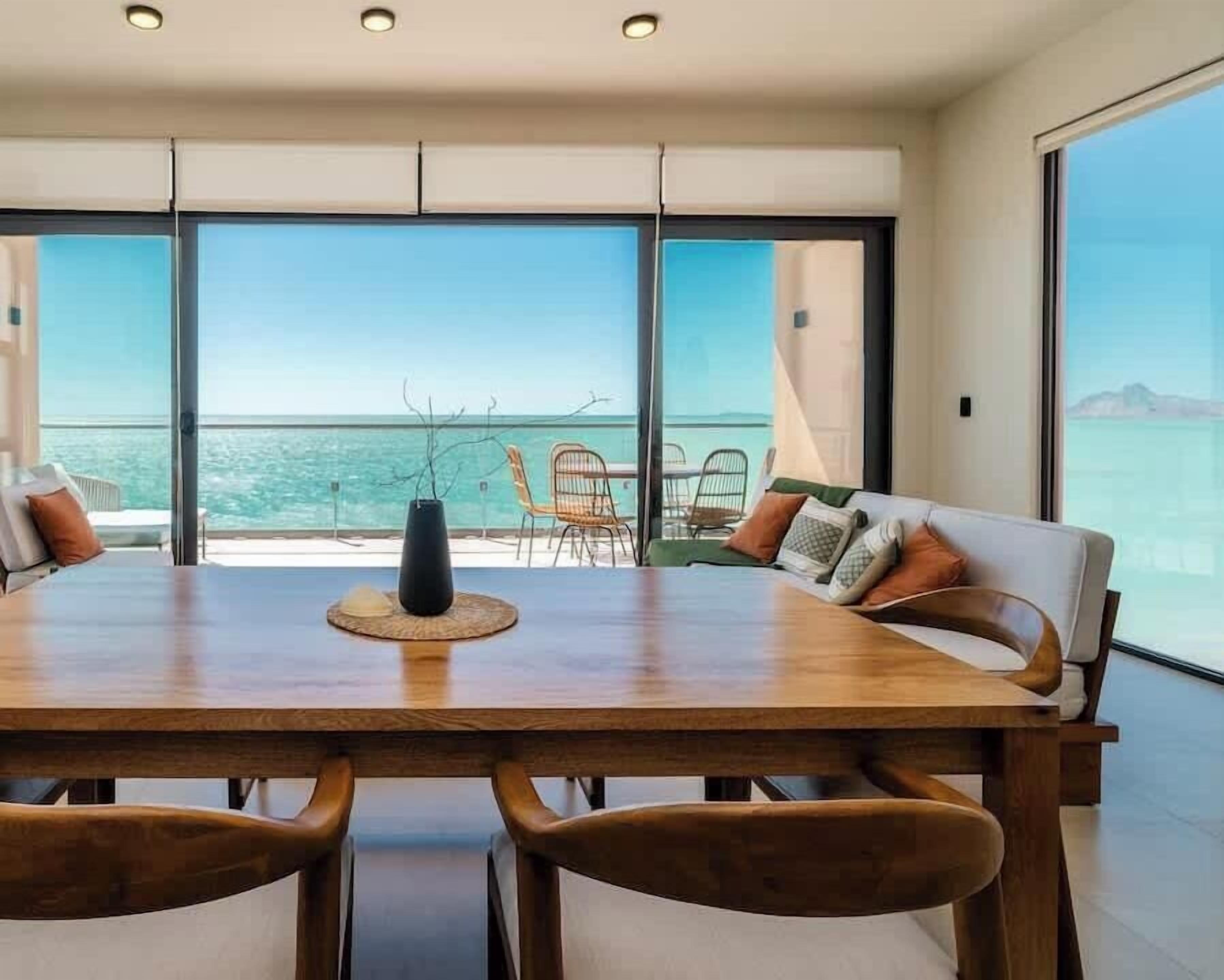 Attico familiare, 3 camere da letto, balcone, vista spiaggia | Cucina privata