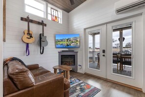 TV, offices - Then Sings My Soul (Fredericksburg)