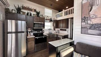 Fridge, microwave, coffee/tea maker, toaster