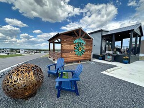 المنطقة المحيطة بالمنشأة