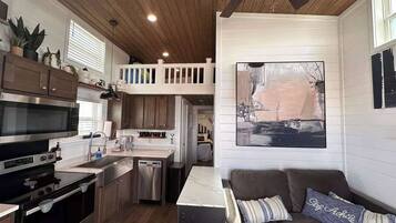 Fridge, microwave, coffee/tea maker, toaster