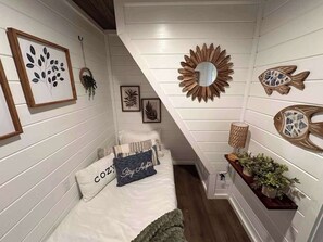 2 bedrooms, iron/ironing board, travel crib, bed sheets - Rusty Spur Summary:<br>F (Fredericksburg)