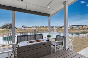 Terrace/patio - Just Horsin' Around (Fredericksburg)