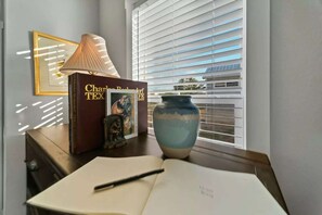 المنشأة من الداخل