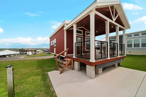 Terrace/patio - Firewheel Summary:<br>Fi (Fredericksburg)