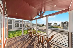 Outdoor dining - Firewheel Summary:<br>Fi (Fredericksburg)