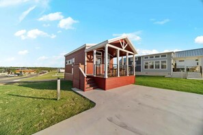 Exterior - Firewheel Summary:<br>Fi (Fredericksburg)