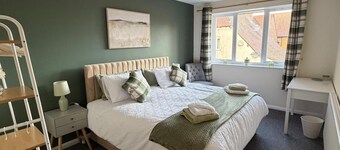 Meriden Apartment Retreat - Sleeps 7 - Near Nec