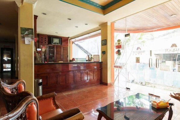 Unclassified image, 1 of 6, button - RedDoorz @ Jalan Jaksa (Central Jakarta)