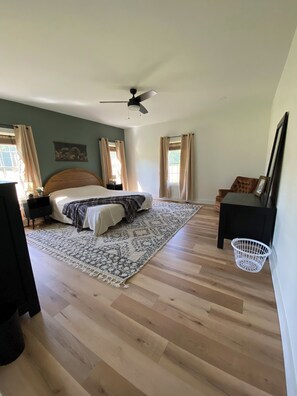 3 عدّة غرف نوم ومكتب ومكواة/لوح كي وواي فاي مجانًا