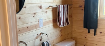 Delightful 1-bedroom cabin in Cherokee