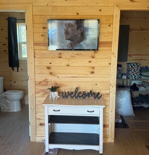 Interior - Delightful 1-bedroom cabin in Cherokee (Cherokee)