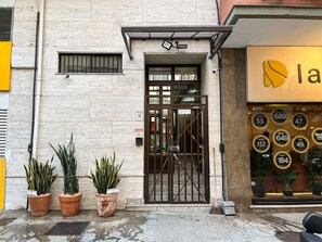 Exterior detail - Incredible Studio in Copacabana - CR703 (Rio de Janeiro)