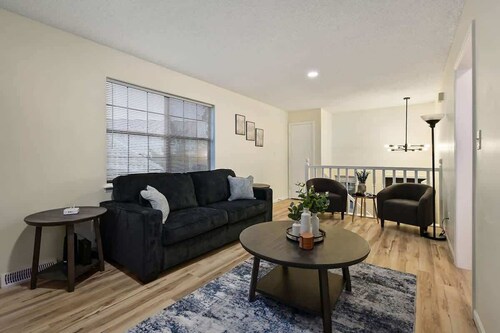 Luxury Kansas City Home Near Airport & Attractions