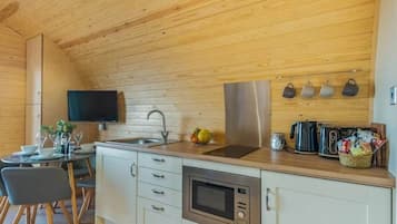 Fridge, microwave, stovetop, toaster