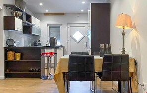 Fridge, microwave, oven, dishwasher - Amazing home in Ugljane (Ugljane)