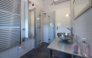 Douche, séchoir à cheveux