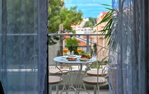 Dining - Nice apartment in Makarska with WiFi (Makarska)