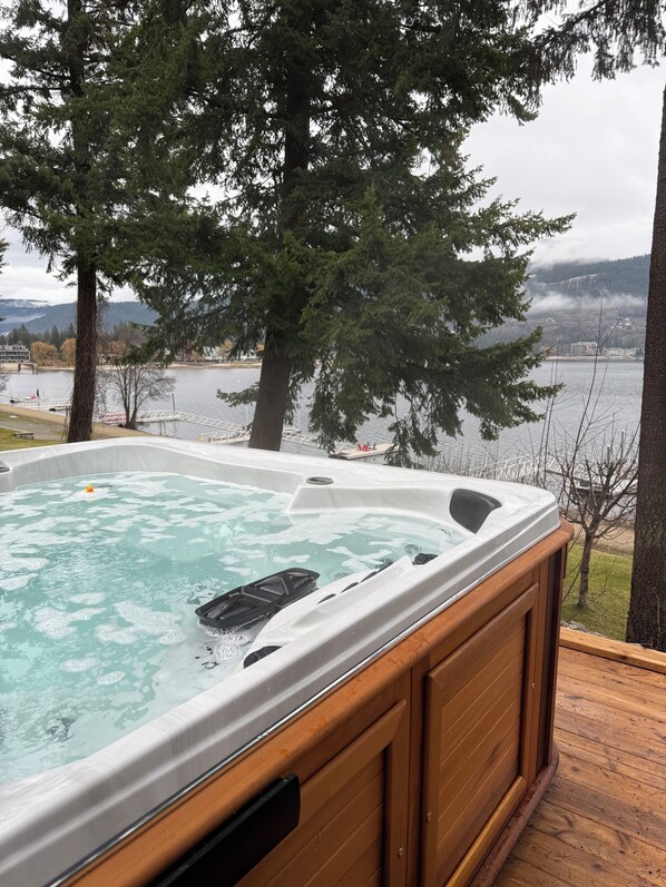Bain à remous extérieur
