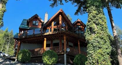 Mara Lakefront Getaway â A Year-Round Mountain Retreat