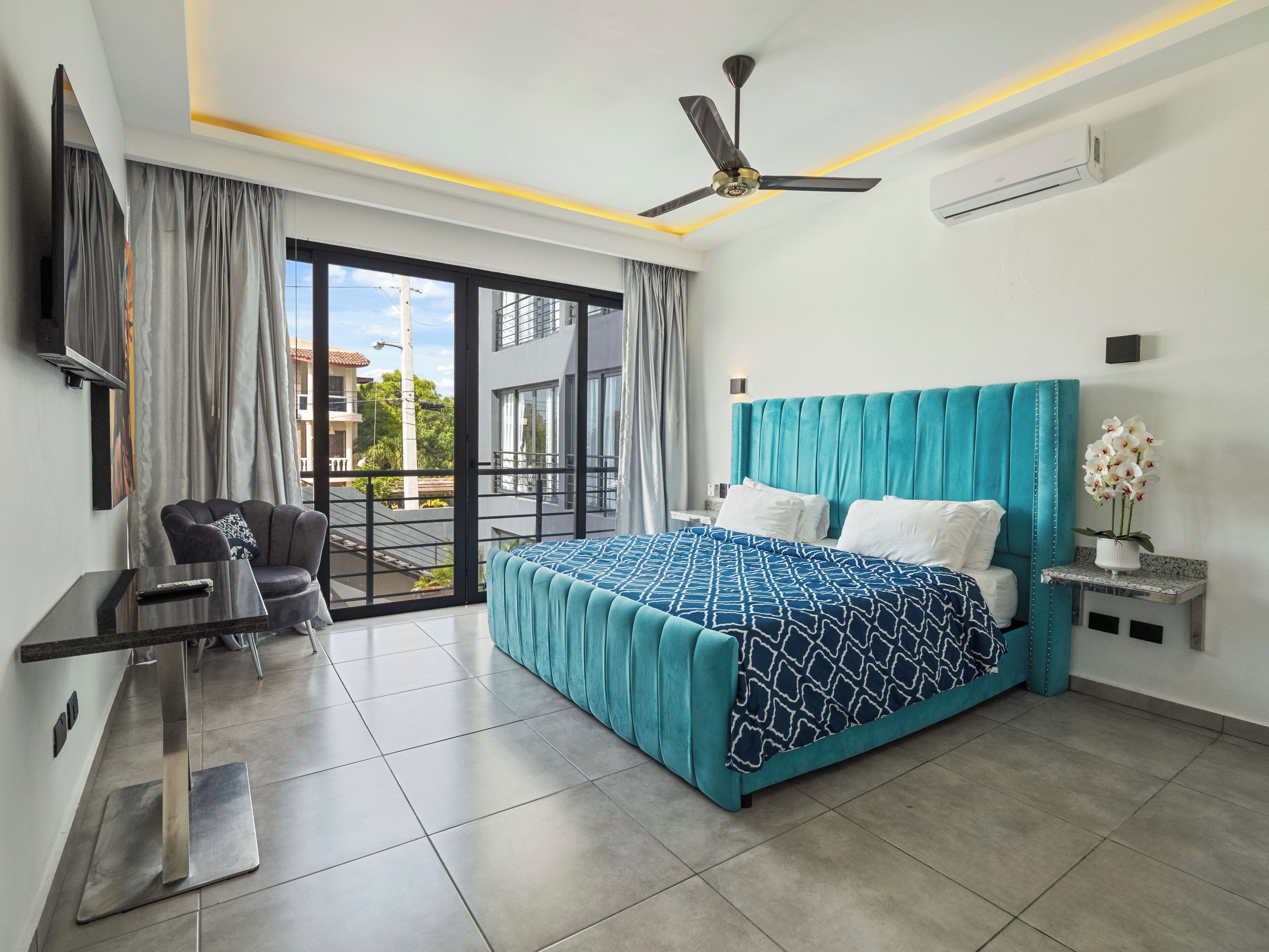 1 多间卧室、熨斗/熨衣板、上网接入、床单