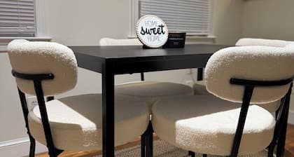 Modern 2BR Home with Private Patio - Walk to Potomac Yard