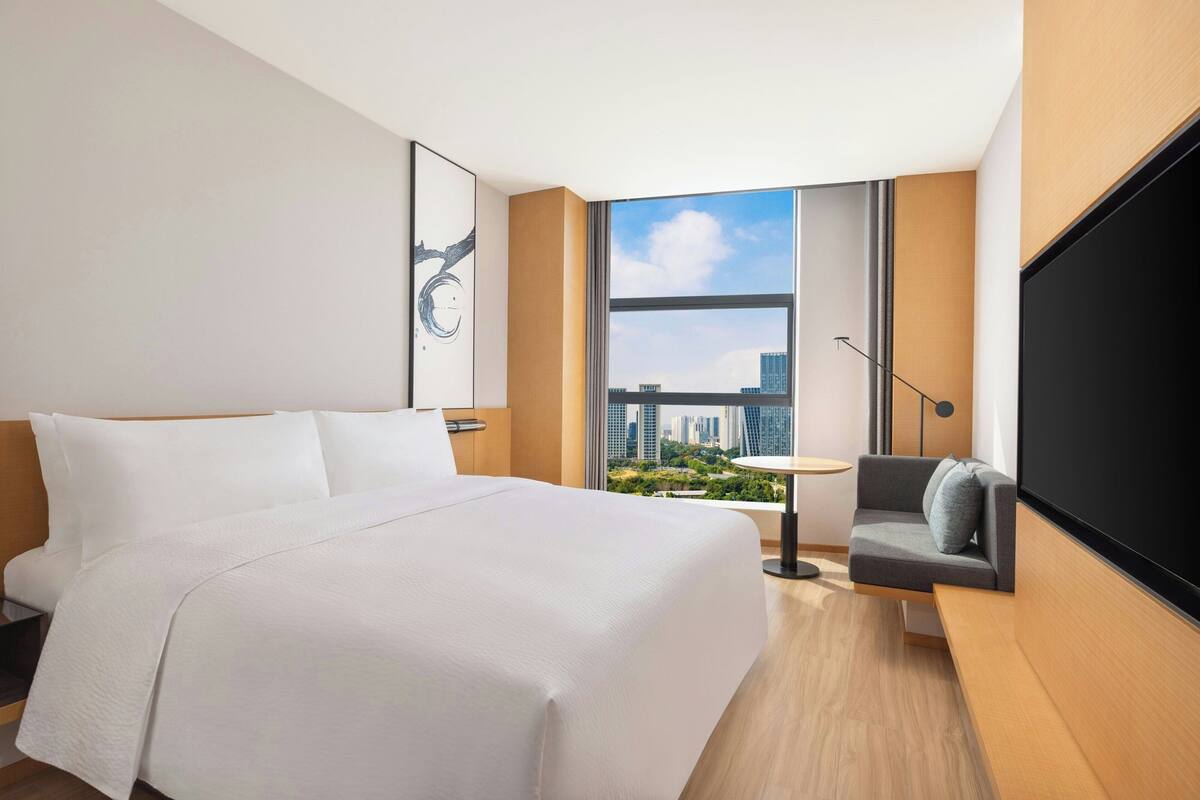 Chambre Standard, 1 très grand lit, vue ville