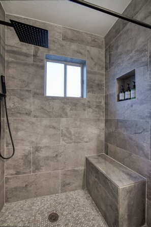 Shower, hair dryer, towels, soap - Downtown Gilbert • Hot Tub • Glow Golf • Game Room • Sleeps 12 (Gilbert)