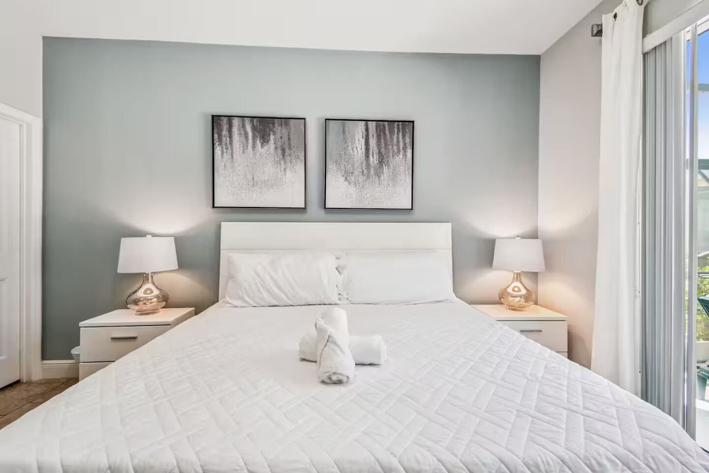 Fer et planche à repasser, Wi-Fi, draps fournis