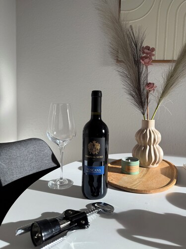 Zentrale und moderne Wohnung in Uninähe mit WLAN/NETFLIX und kleiner Küche