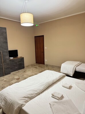 Bügeleisen/Bügelbrett, WLAN, Bettwäsche