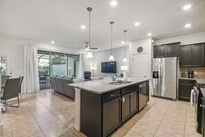 Interior - 5 bdrm Pet friendly, private pool, comm. waterpark (Davenport)