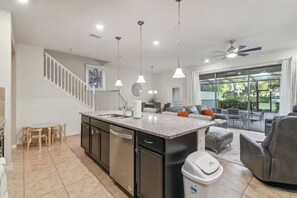 Interior - 5 bdrm Pet friendly, private pool, comm. waterpark (Davenport)