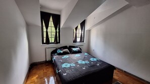 2 slaapkamers, een strijkplank/strijkijzer, wifi, beddengoed