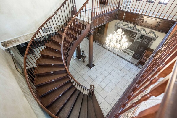 Interior - Beautiful Mediterranean Home in Mesilla Park (Mesilla Park)