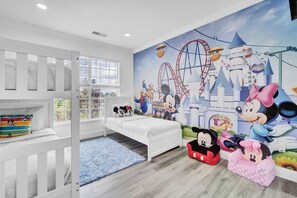 2 bedrooms, iron/ironing board, travel cot, free WiFi - Luxury Stay Near Orlando Theme Parks (Davenport)
