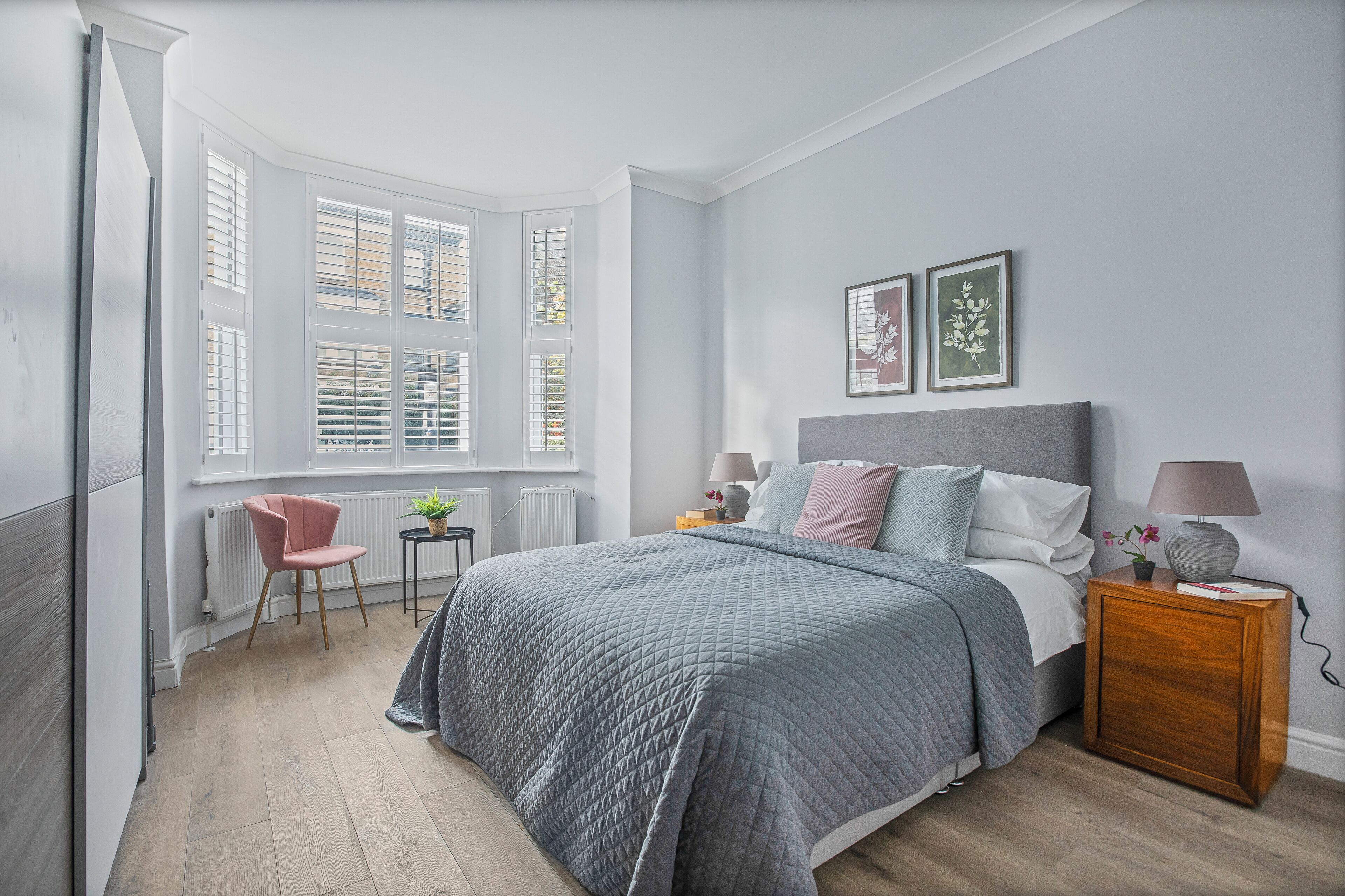 2 dormitorios, tabla de planchar con plancha, wifi gratis y ropa de cama