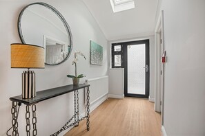 Interior - Moder Apartment in West London (London)