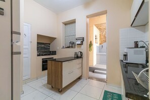 ثلّاجة متوفرة في المنطقة المشتركة، ميكروويف متوفر في المنطقة المشتركة