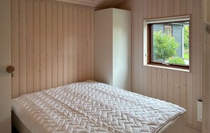 5 bedrooms, iron/ironing board, free WiFi - Beautiful home in Gilleleje with WiFi (Gilleleje)