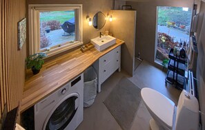 Shower, hair dryer - Beautiful home in Vejby with WiFi (Vejby)