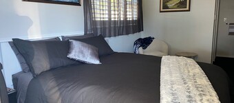 A quiet tranquil studio to rest or enjoy the local surroundings.