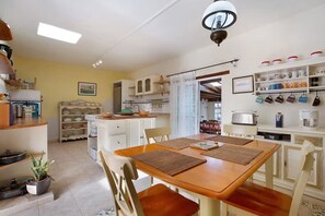Dining - Casa del Valle – rural oasis with private pool and charm (Betancuria)
