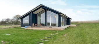 Awesome home in Store Fuglede with WiFi