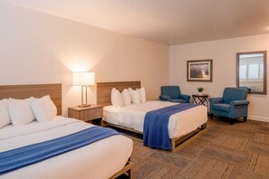 Room - Your Coastal Hideaway: Two Queen Room (Moss Landing)