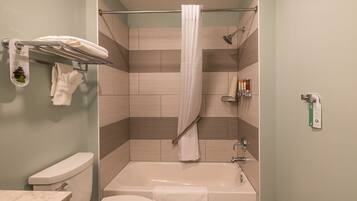 SĂšche-cheveux, serviettes fournies